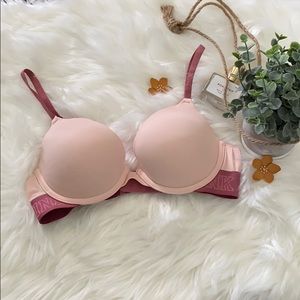 Victoria’s Secret bra trendy color